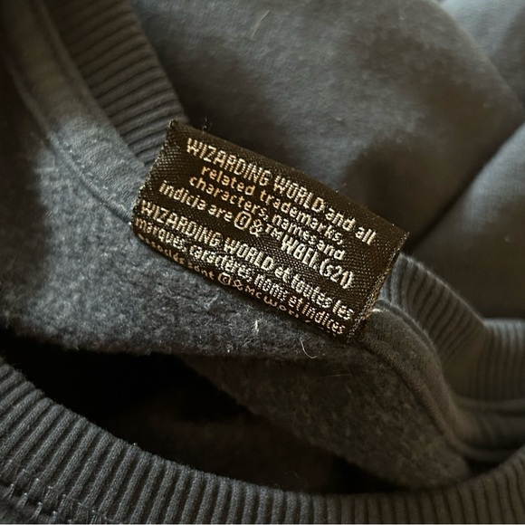 Harry Potter Hogwarts Crewneck Sweatshirt Youth (14-16) L Crest Blue Sweater - Picture 5 of 11